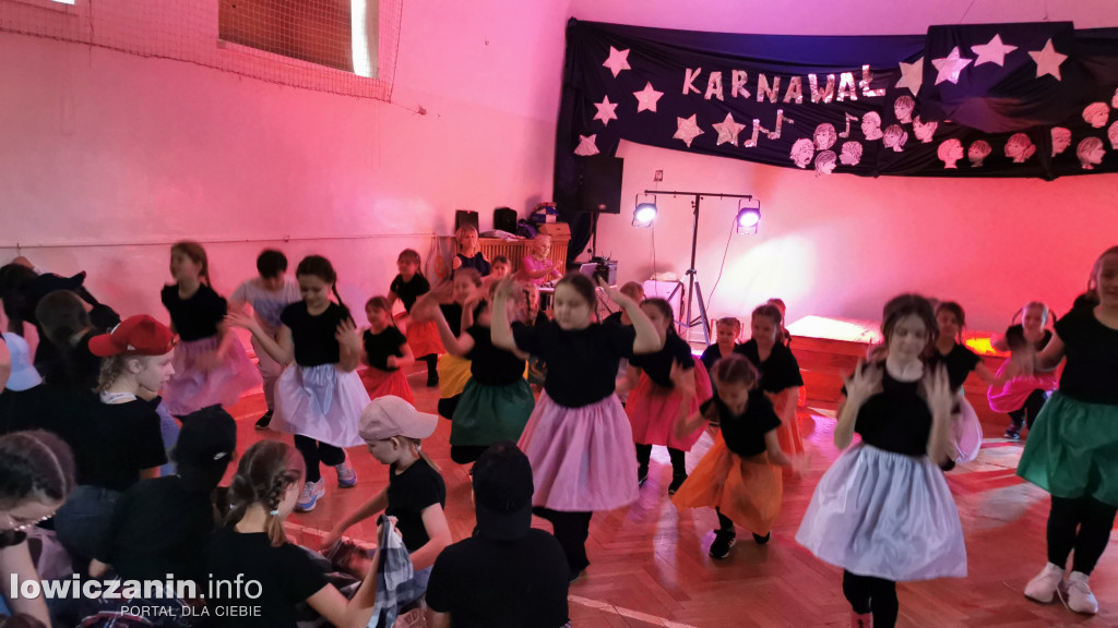Karnawałowy Dzień Tańca w Szkole Podstawowej nr 1