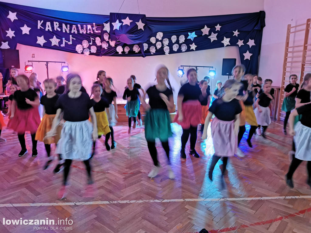 Karnawałowy Dzień Tańca w Szkole Podstawowej nr 1