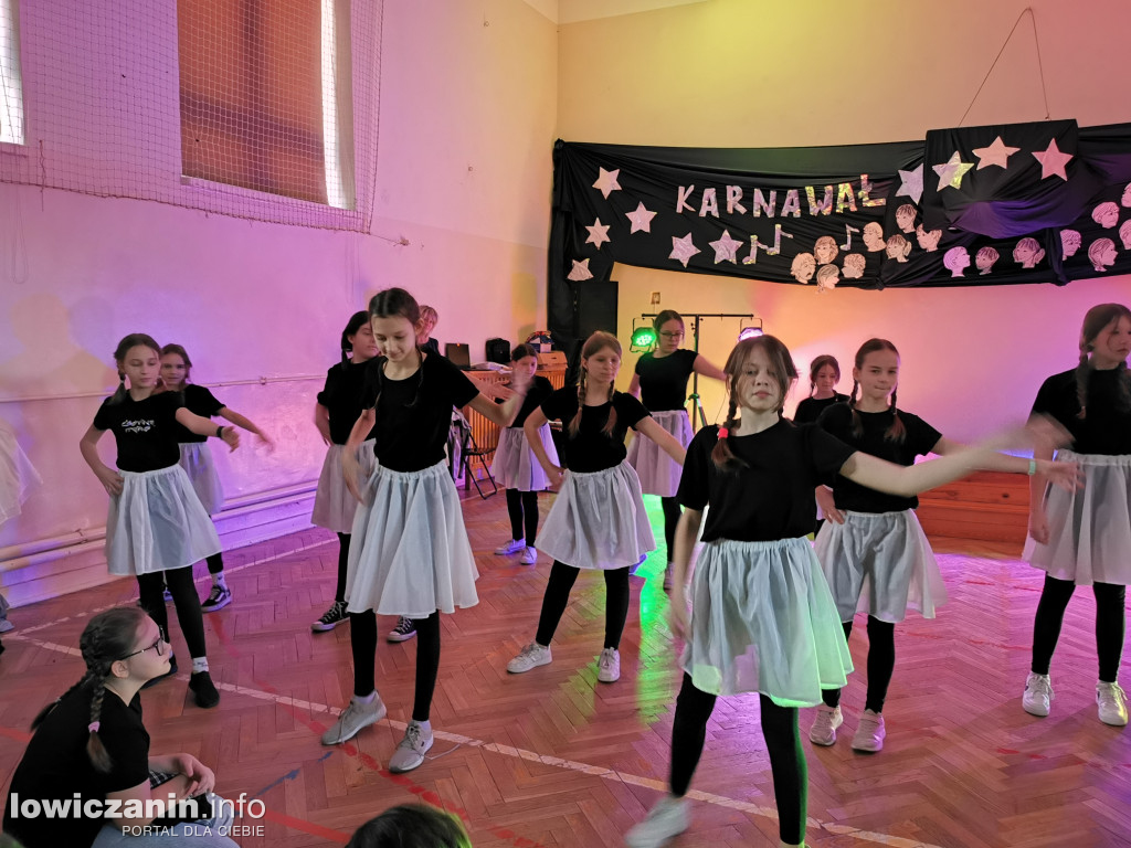 Karnawałowy Dzień Tańca w Szkole Podstawowej nr 1