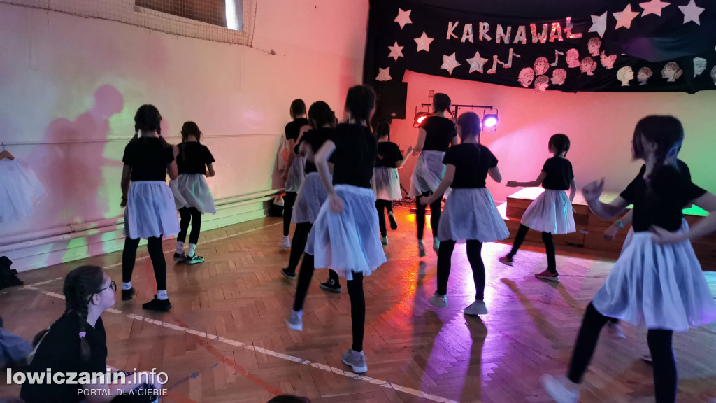 Karnawałowy Dzień Tańca w Szkole Podstawowej nr 1