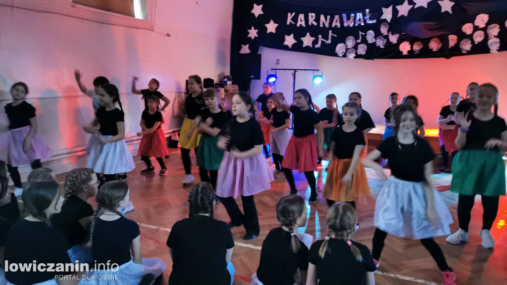 Karnawałowy Dzień Tańca w Szkole Podstawowej nr 1