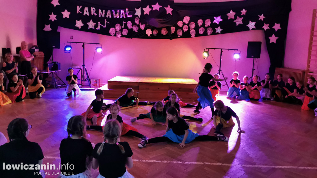 Karnawałowy Dzień Tańca w Szkole Podstawowej nr 1