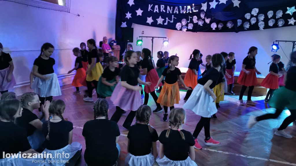 Karnawałowy Dzień Tańca w Szkole Podstawowej nr 1