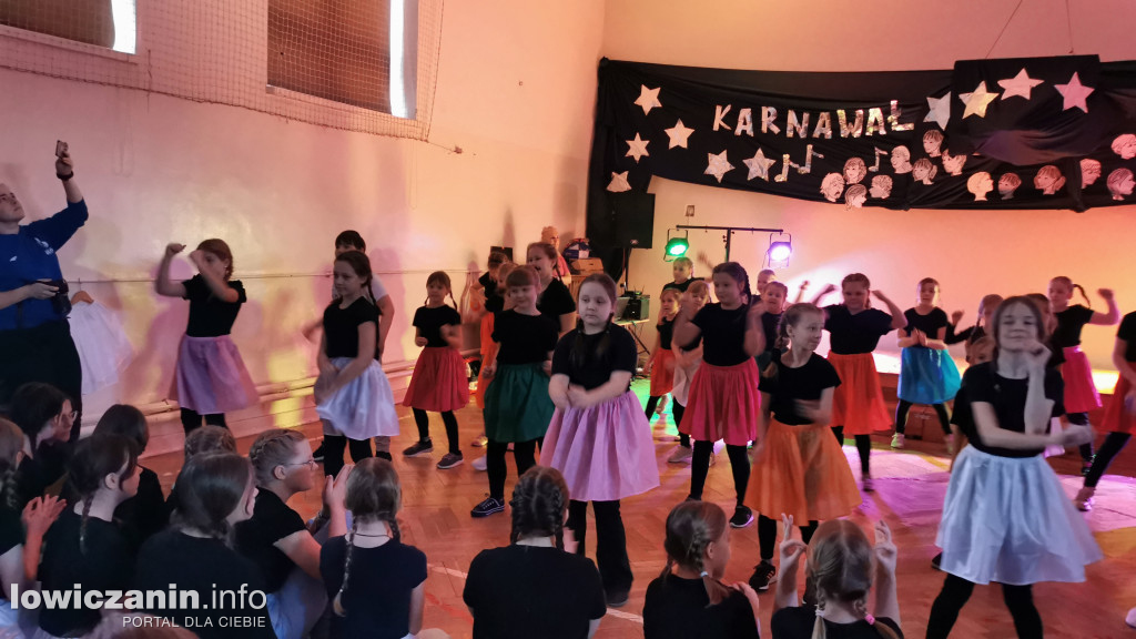 Karnawałowy Dzień Tańca w Szkole Podstawowej nr 1