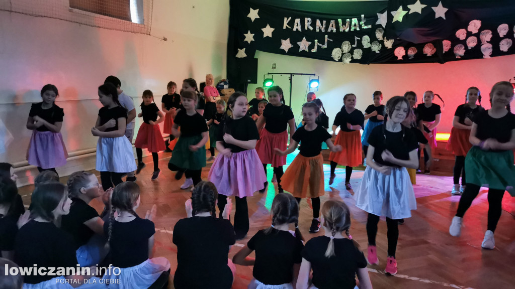 Karnawałowy Dzień Tańca w Szkole Podstawowej nr 1
