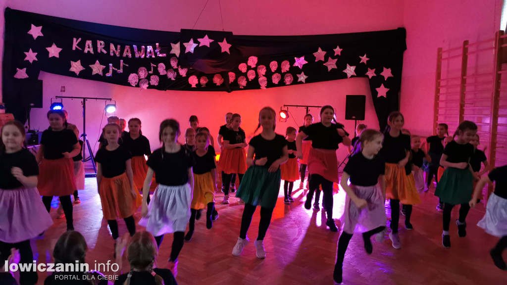 Karnawałowy Dzień Tańca w Szkole Podstawowej nr 1