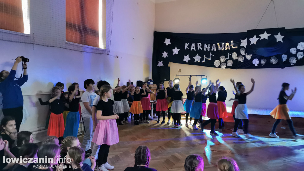 Karnawałowy Dzień Tańca w Szkole Podstawowej nr 1