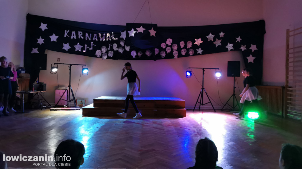 Karnawałowy Dzień Tańca w Szkole Podstawowej nr 1