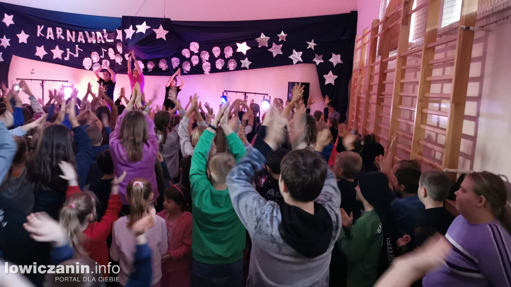 Karnawałowy Dzień Tańca w Szkole Podstawowej nr 1