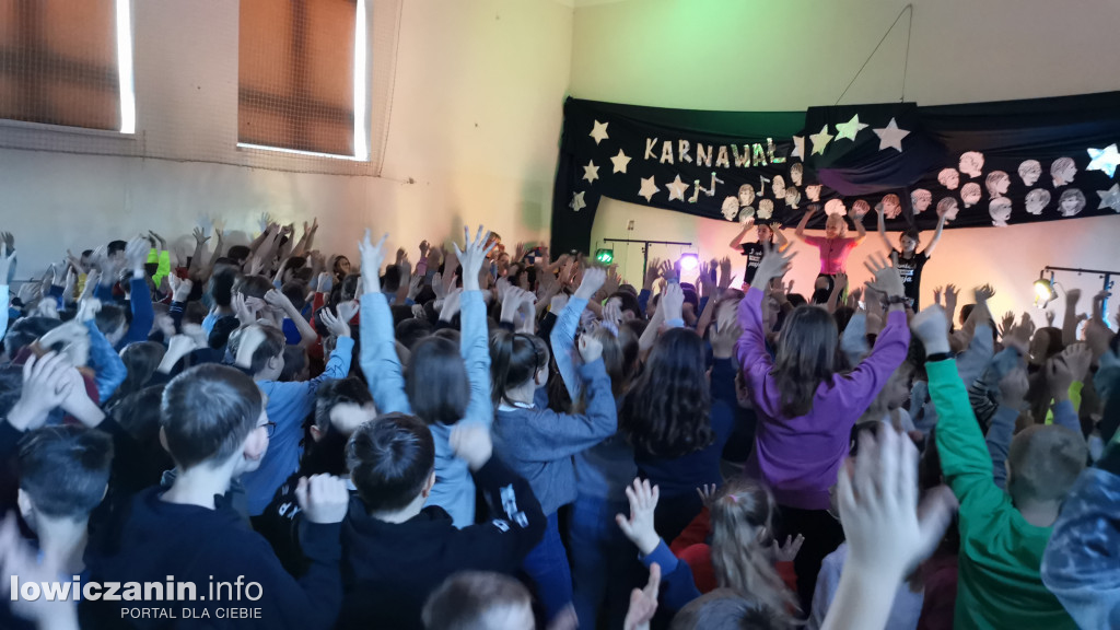 Karnawałowy Dzień Tańca w Szkole Podstawowej nr 1