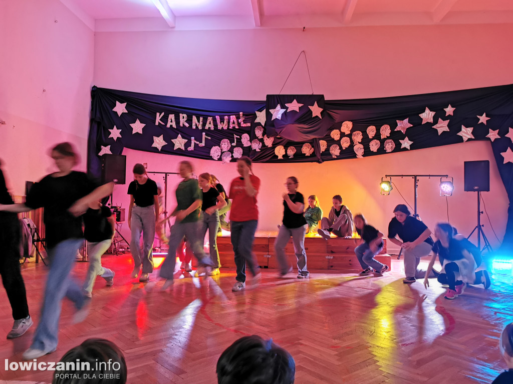 Karnawałowy Dzień Tańca w Szkole Podstawowej nr 1