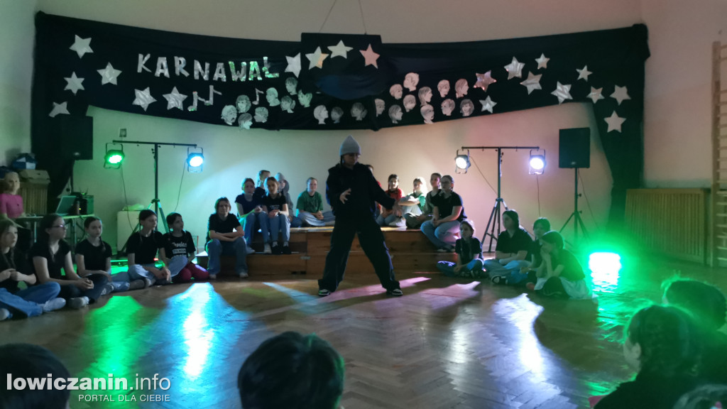 Karnawałowy Dzień Tańca w Szkole Podstawowej nr 1