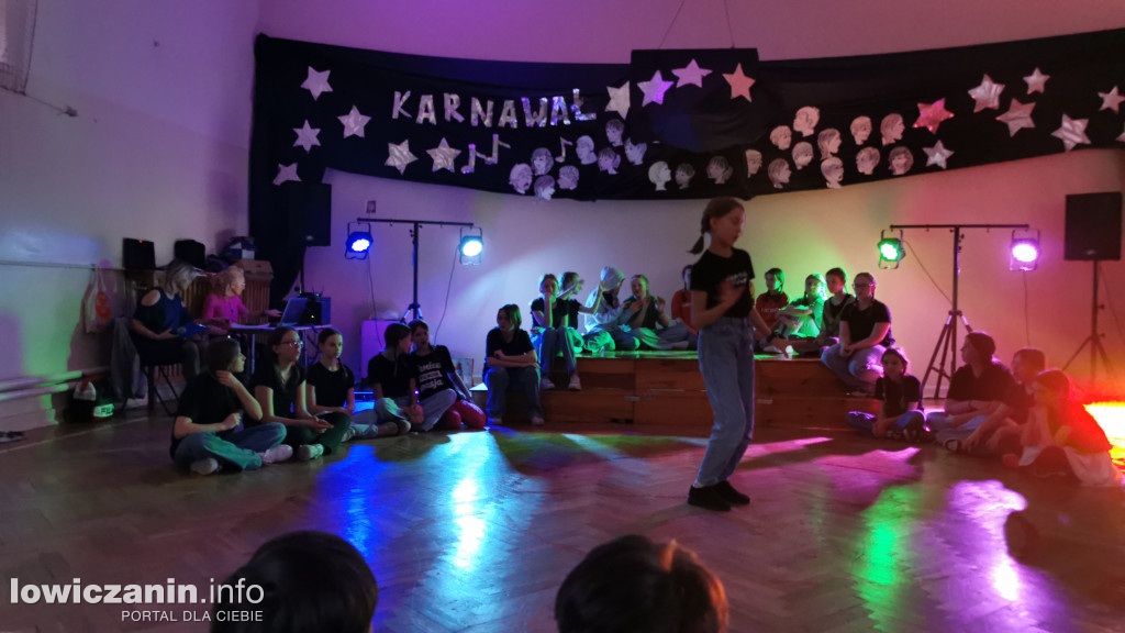 Karnawałowy Dzień Tańca w Szkole Podstawowej nr 1