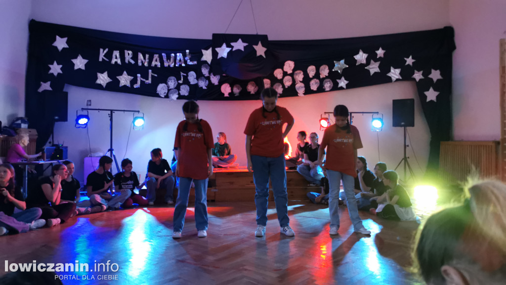 Karnawałowy Dzień Tańca w Szkole Podstawowej nr 1