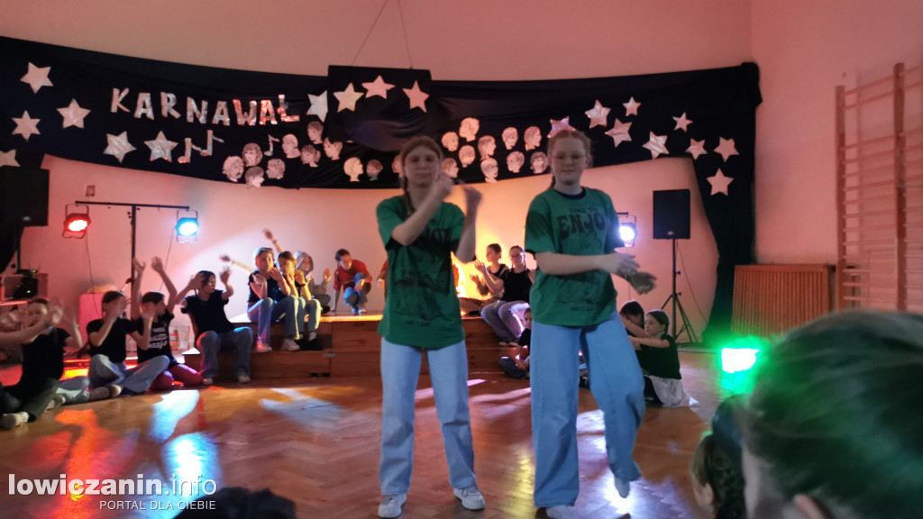 Karnawałowy Dzień Tańca w Szkole Podstawowej nr 1