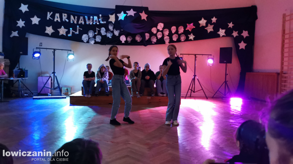 Karnawałowy Dzień Tańca w Szkole Podstawowej nr 1
