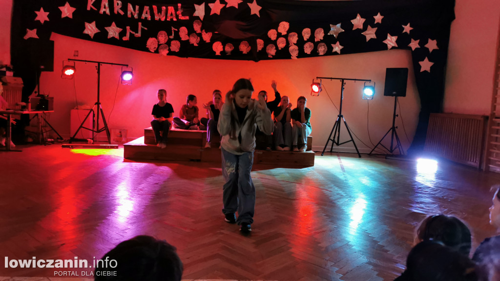 Karnawałowy Dzień Tańca w Szkole Podstawowej nr 1