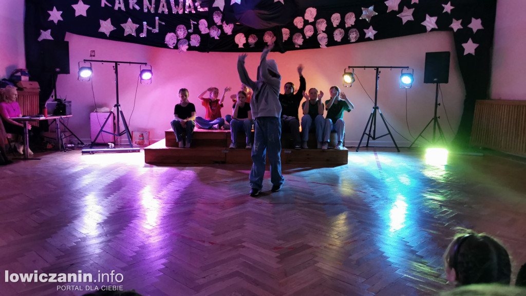 Karnawałowy Dzień Tańca w Szkole Podstawowej nr 1