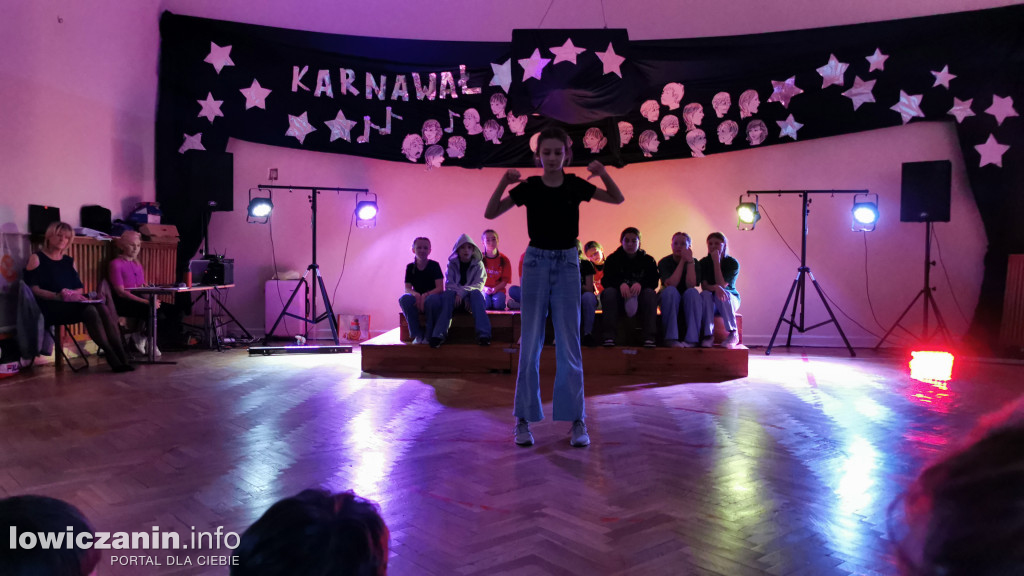 Karnawałowy Dzień Tańca w Szkole Podstawowej nr 1