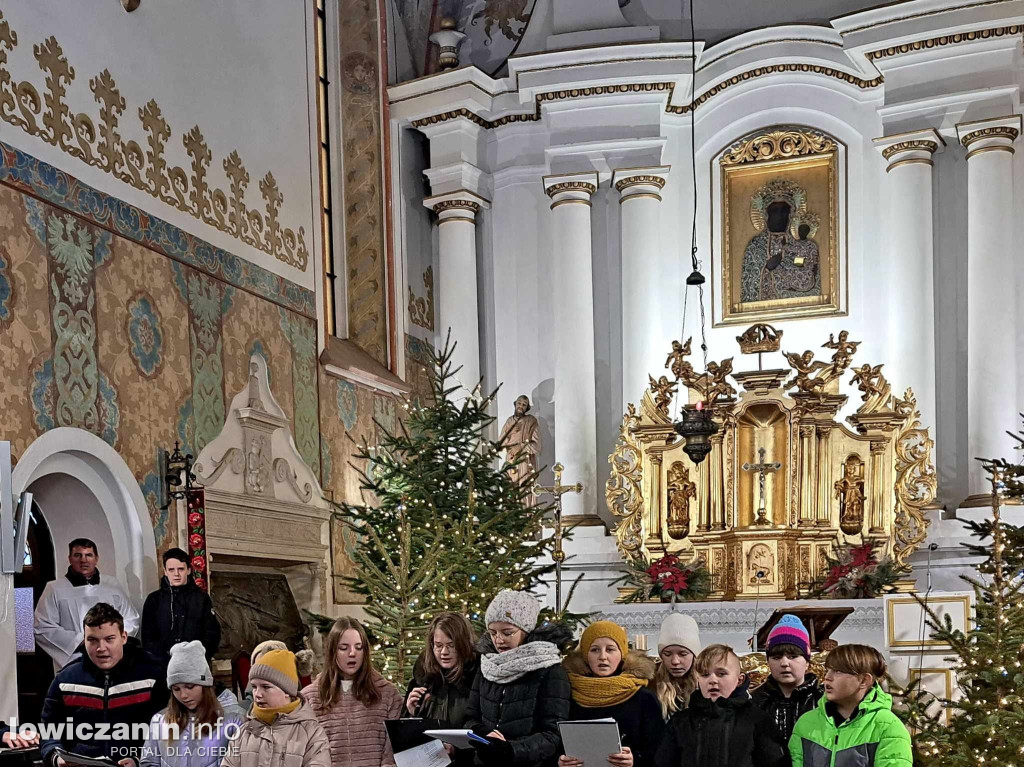 Kolędowanie w parafii w Sobocie