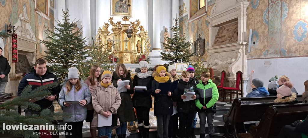 Kolędowanie w parafii w Sobocie