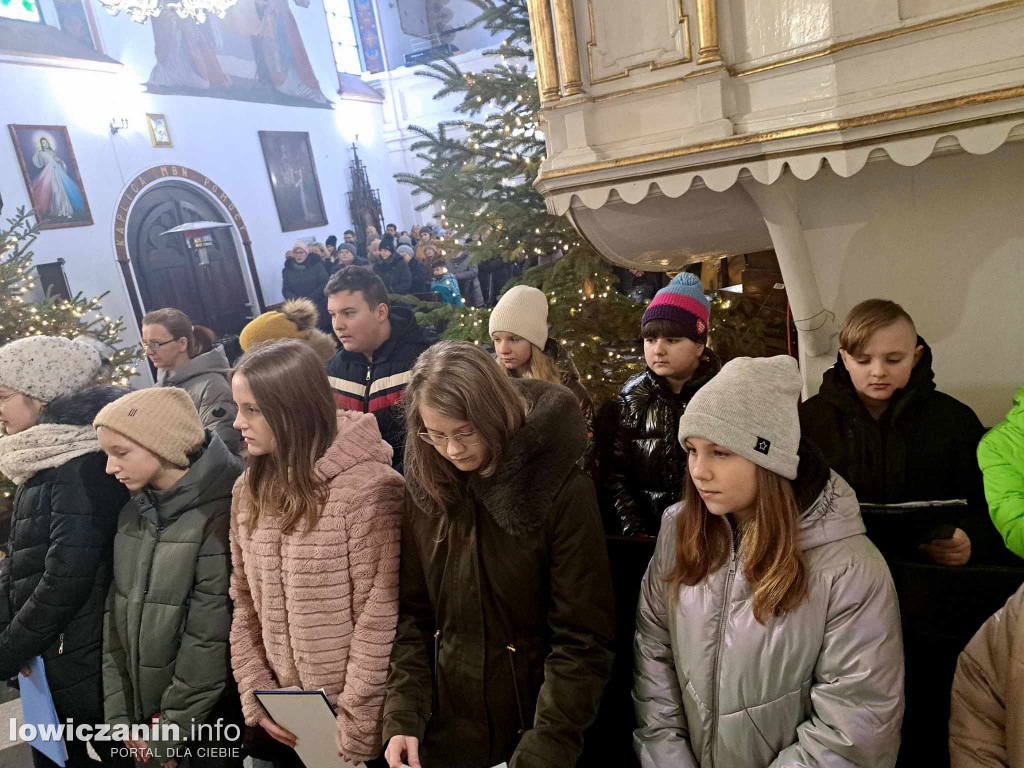 Kolędowanie w parafii w Sobocie