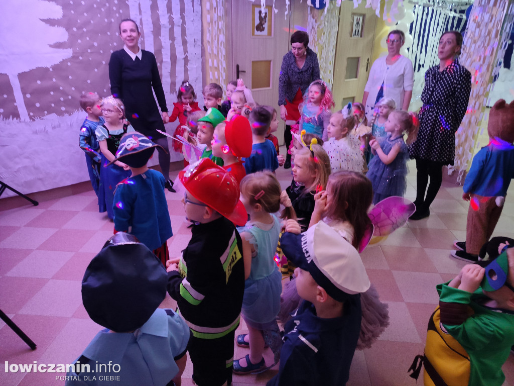 Karnawałowa zabawa w przedszkolu „Pod Świerkami