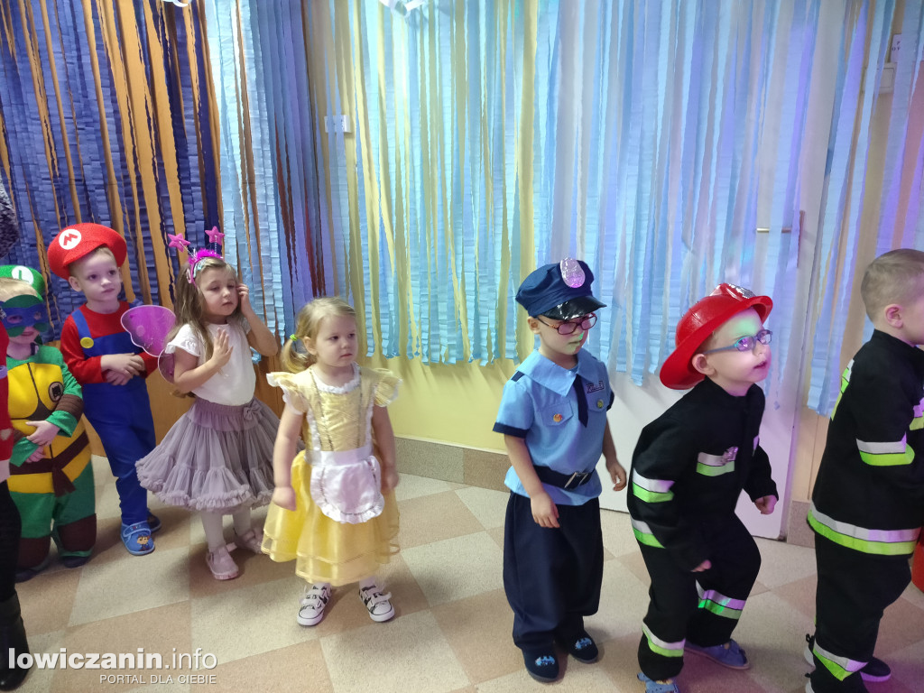 Karnawałowa zabawa w przedszkolu „Pod Świerkami