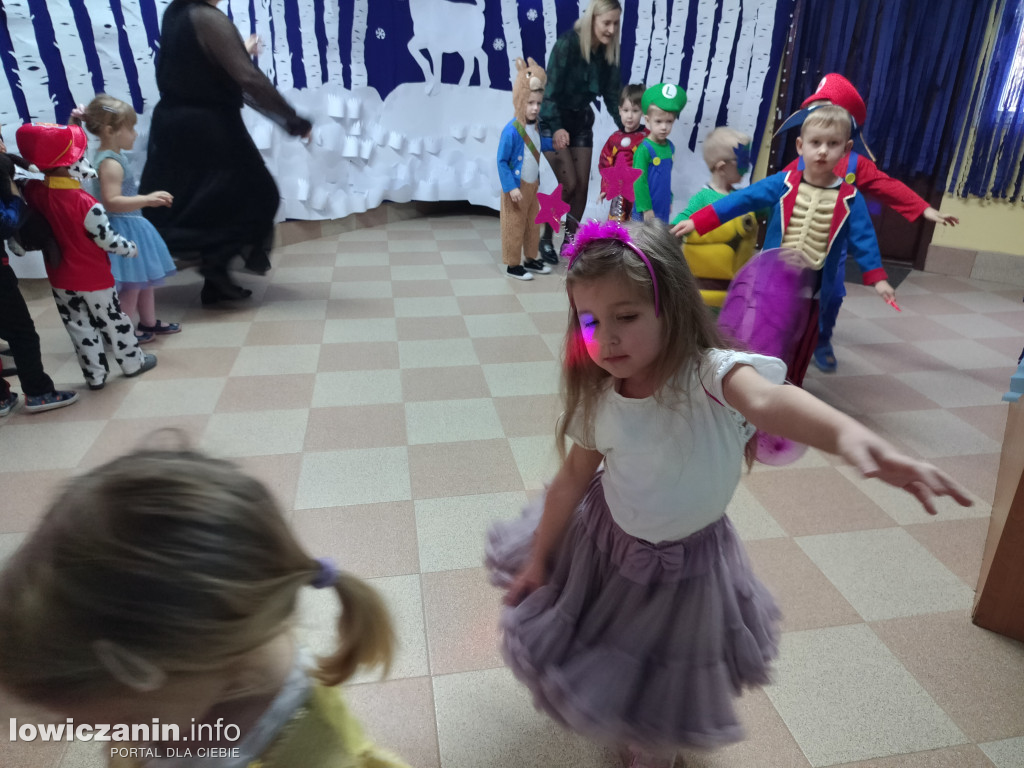Karnawałowa zabawa w przedszkolu „Pod Świerkami