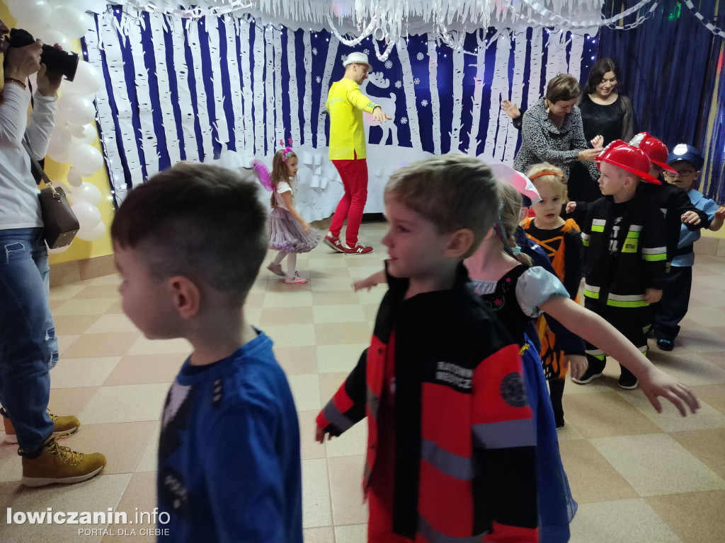Karnawałowa zabawa w przedszkolu „Pod Świerkami