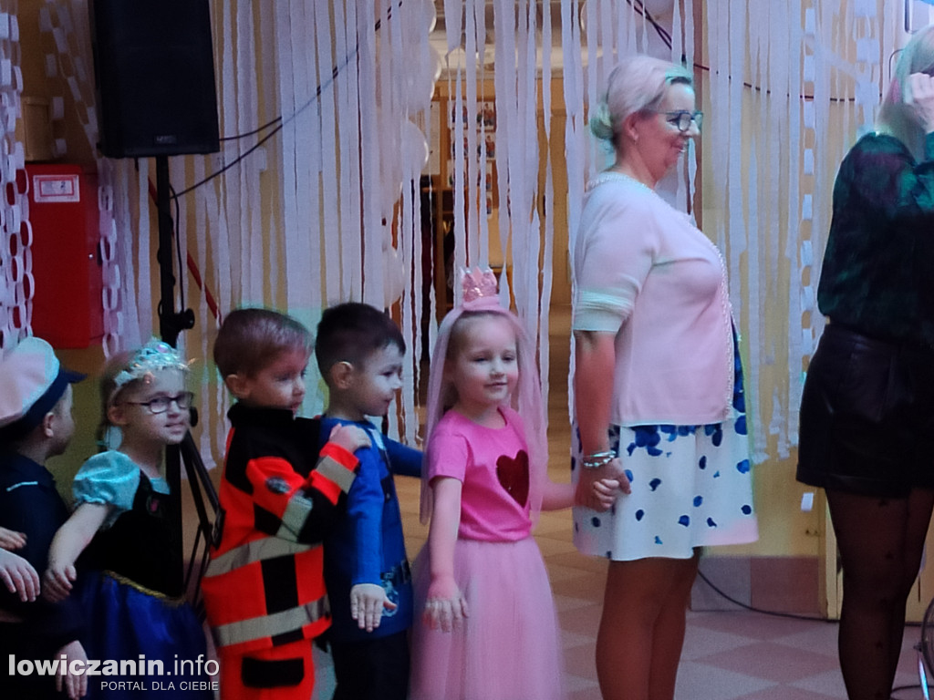 Karnawałowa zabawa w przedszkolu „Pod Świerkami