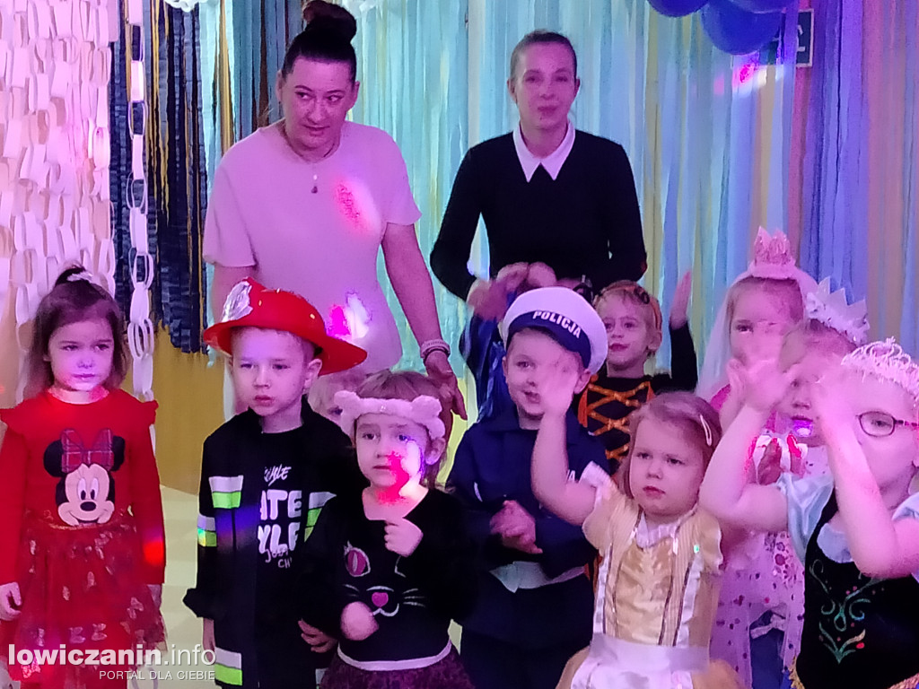 Karnawałowa zabawa w przedszkolu „Pod Świerkami