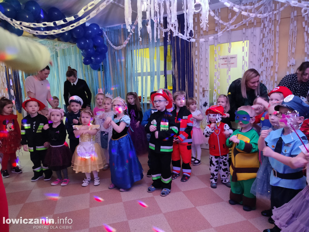 Karnawałowa zabawa w przedszkolu „Pod Świerkami