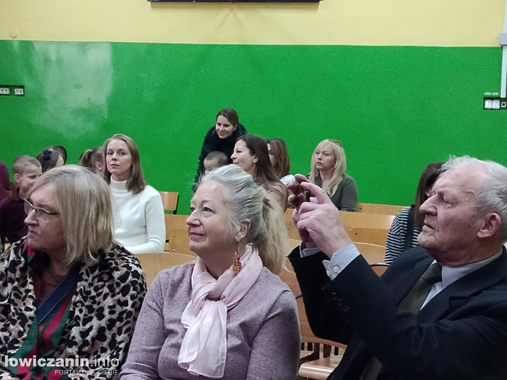Wernisaż wystawy prac malarskich „Malujemy sercem III” w Popowie