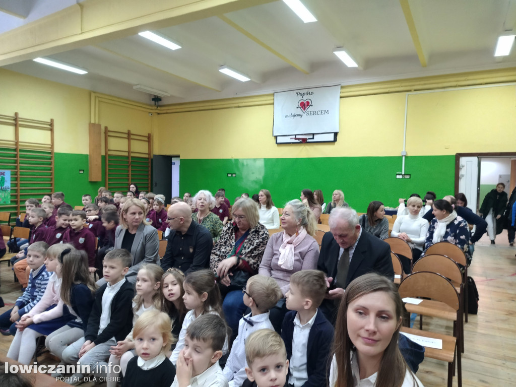 Wernisaż wystawy prac malarskich „Malujemy sercem III” w Popowie
