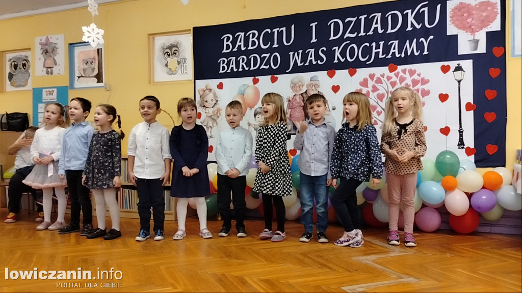Łowicz. Dzień Babci i Dziadka w przedszkolu „Pod Świerkami”