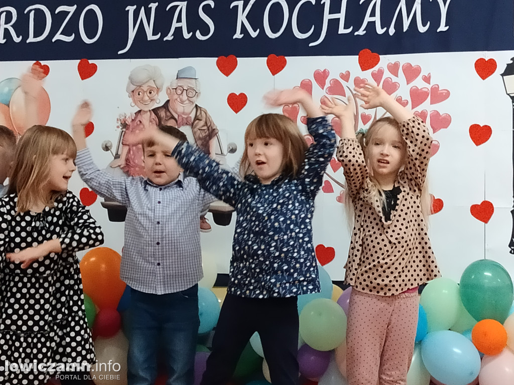 Łowicz. Dzień Babci i Dziadka w przedszkolu „Pod Świerkami”