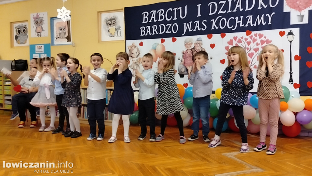 Łowicz. Dzień Babci i Dziadka w przedszkolu „Pod Świerkami”