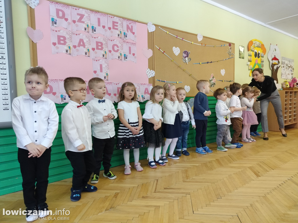 Łowicz. Dzień Babci i Dziadka w przedszkolu „Pod Świerkami”