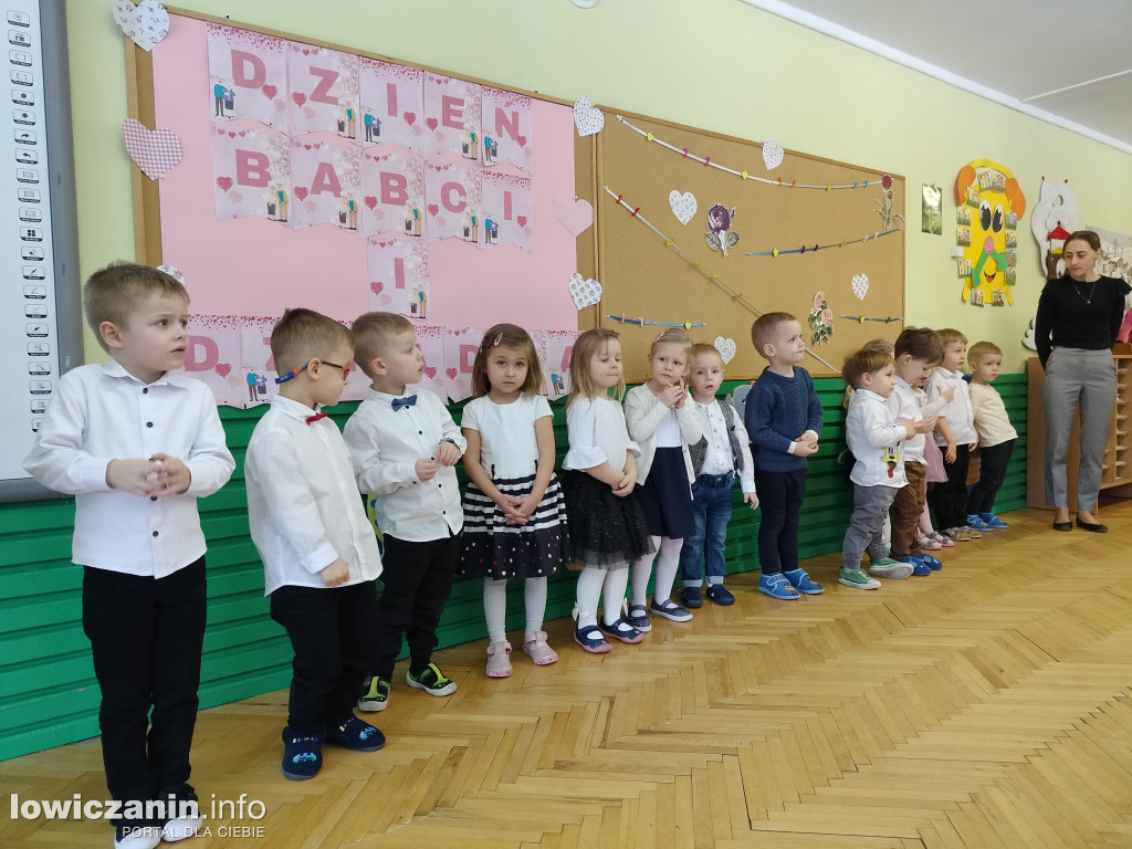 Łowicz. Dzień Babci i Dziadka w przedszkolu „Pod Świerkami”