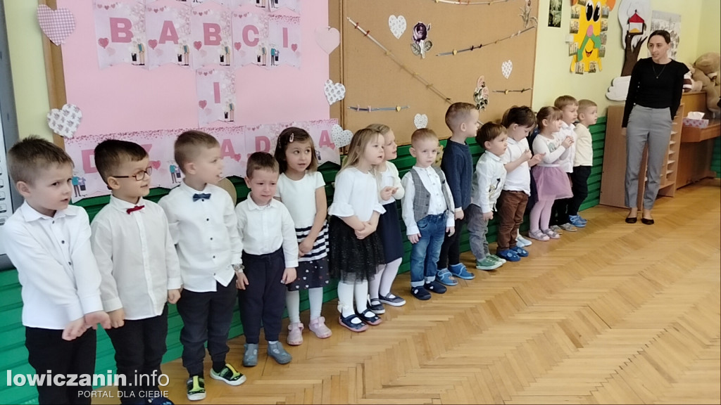 Łowicz. Dzień Babci i Dziadka w przedszkolu „Pod Świerkami”