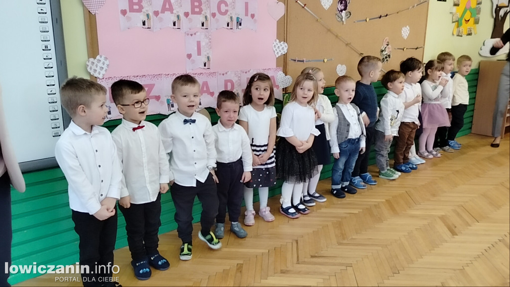 Łowicz. Dzień Babci i Dziadka w przedszkolu „Pod Świerkami”