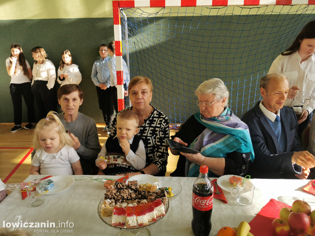 Dzień Babci i Dziadka w szkole w Łaguszewie