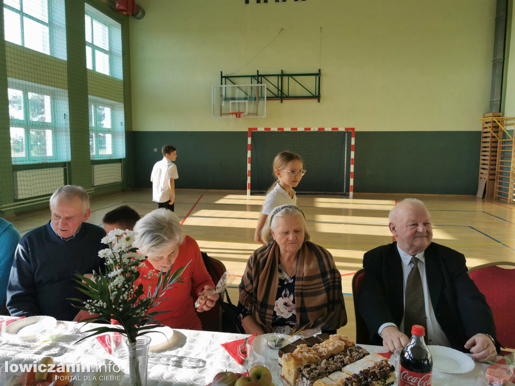 Dzień Babci i Dziadka w szkole w Łaguszewie