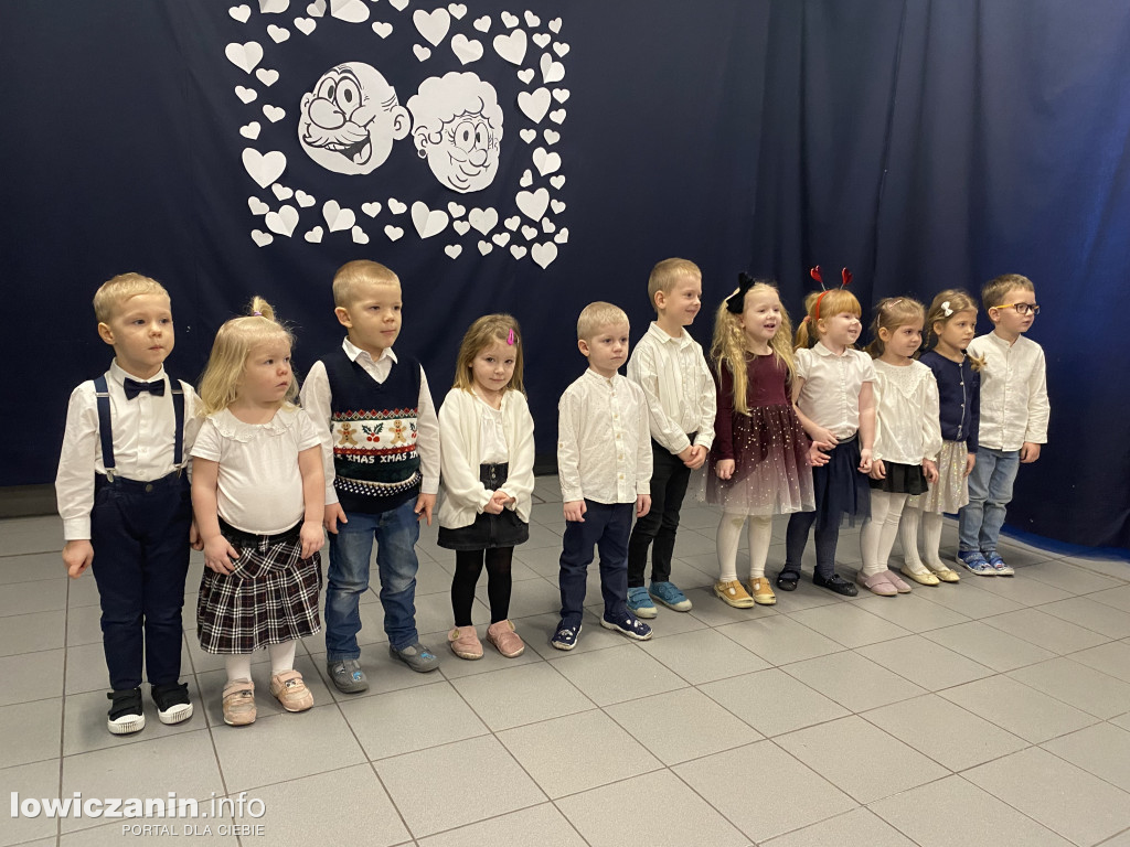 Dzień Babci i Dziadka w szkole w Łaguszewie