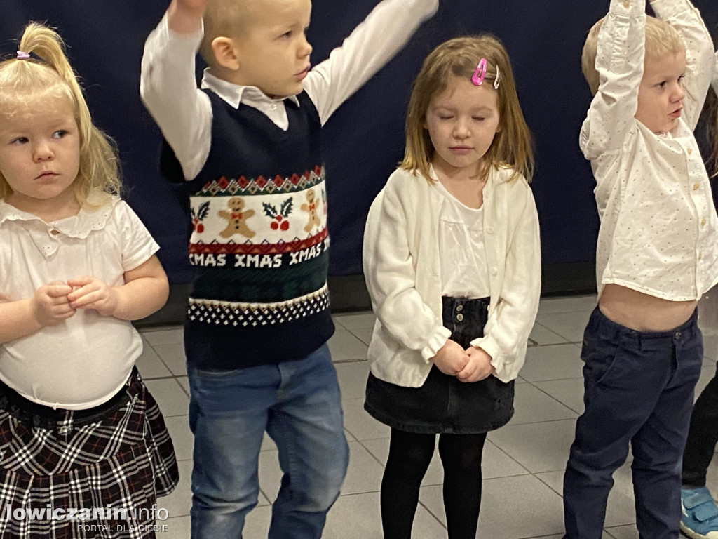 Dzień Babci i Dziadka w szkole w Łaguszewie