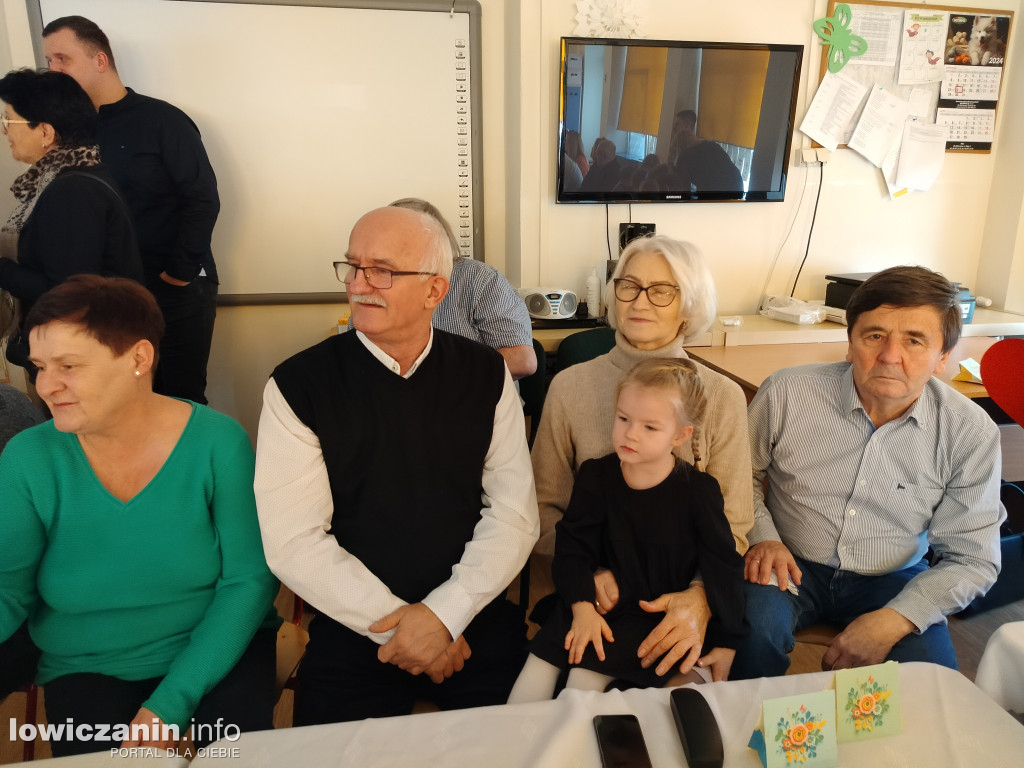 Łowicz. Dzień Babci i Dziadka w przedszkolu Jaś i Małgosia