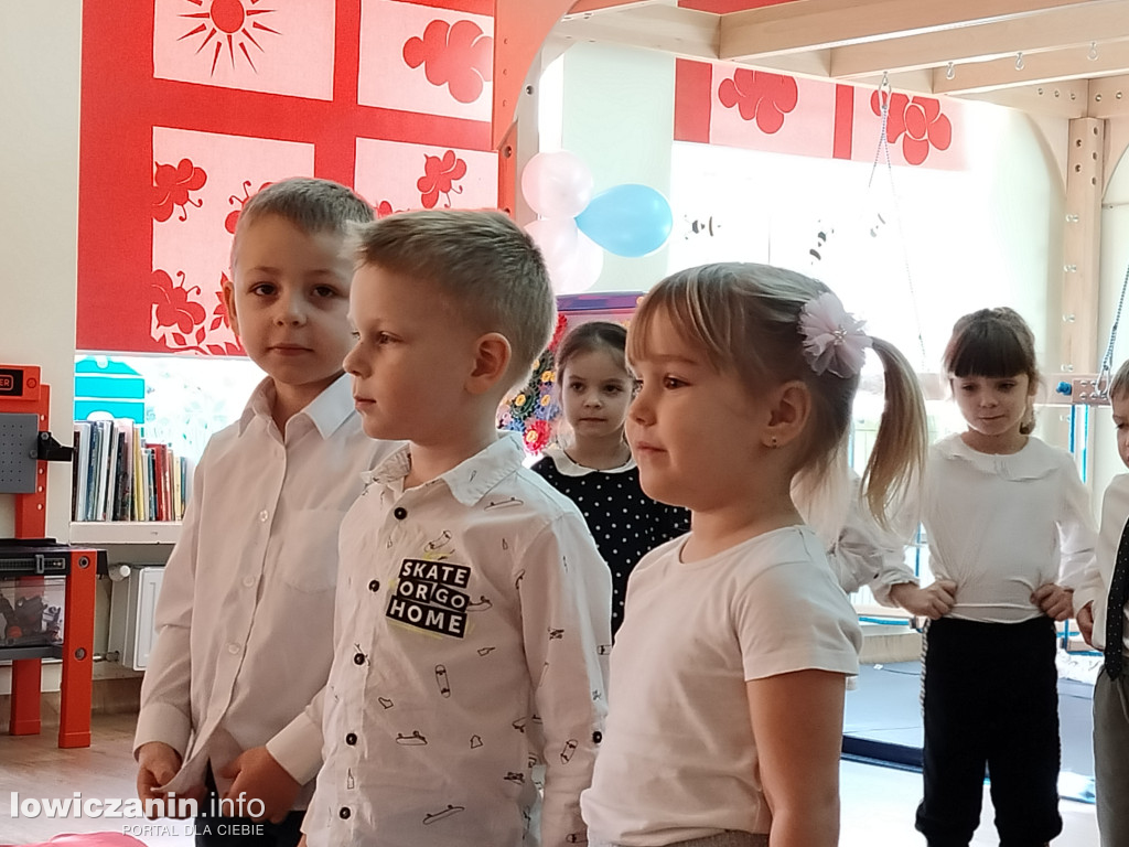 Łowicz. Dzień Babci i Dziadka w przedszkolu Jaś i Małgosia