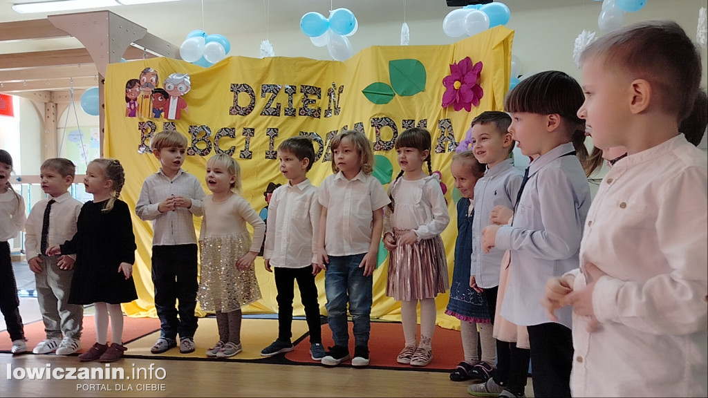 Łowicz. Dzień Babci i Dziadka w przedszkolu Jaś i Małgosia