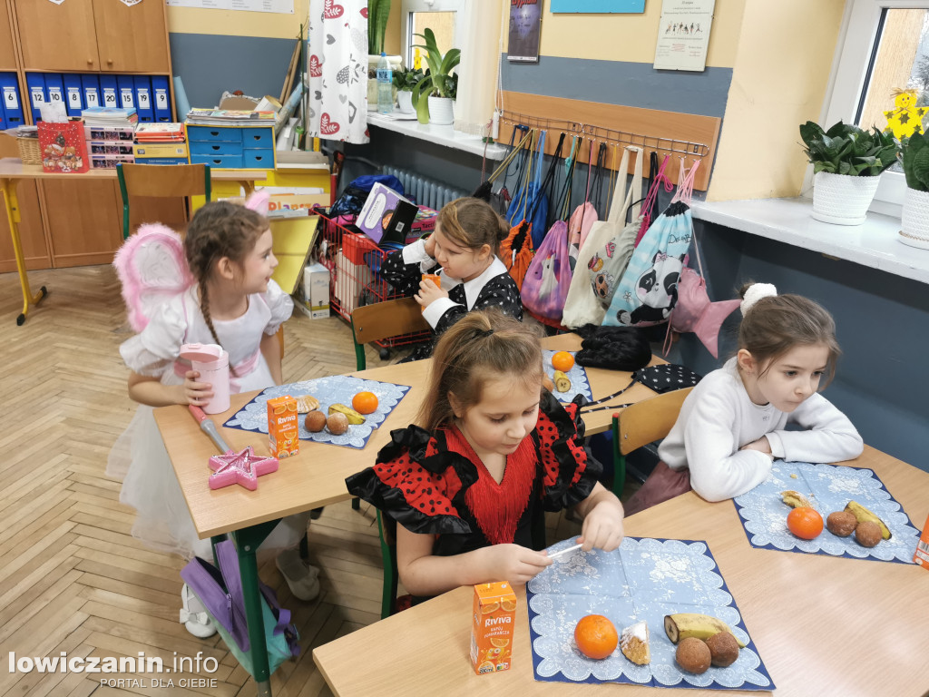 Zabawa karnawałowa w Szkole Podstawowej nr 1 w Łowiczu